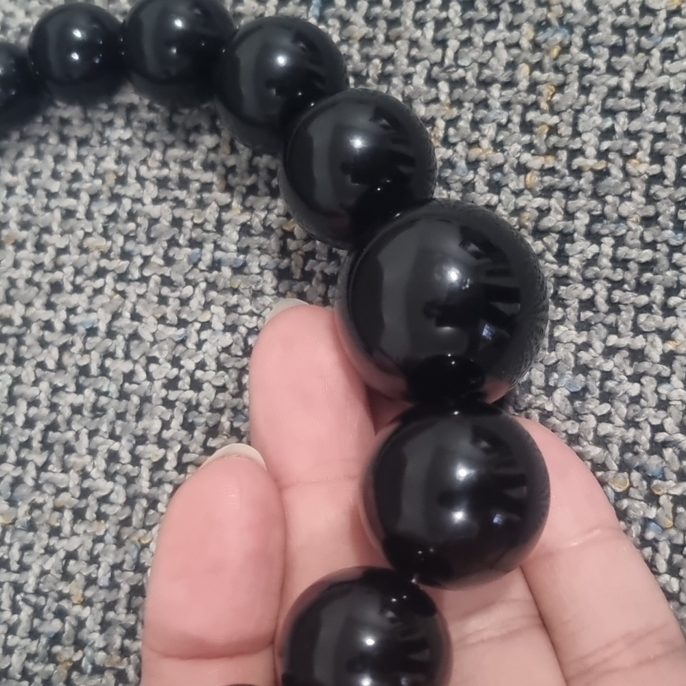 Black Beaded Necklace - Picture 4 of 7
